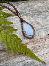 Load image into Gallery viewer, Icey Moonstone Theia Pendant